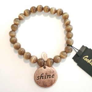 Nwt Stretchy cat eye Bracelet